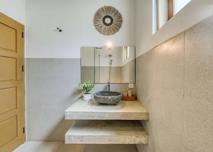Damai 2br Modern Tropical Escape In *
